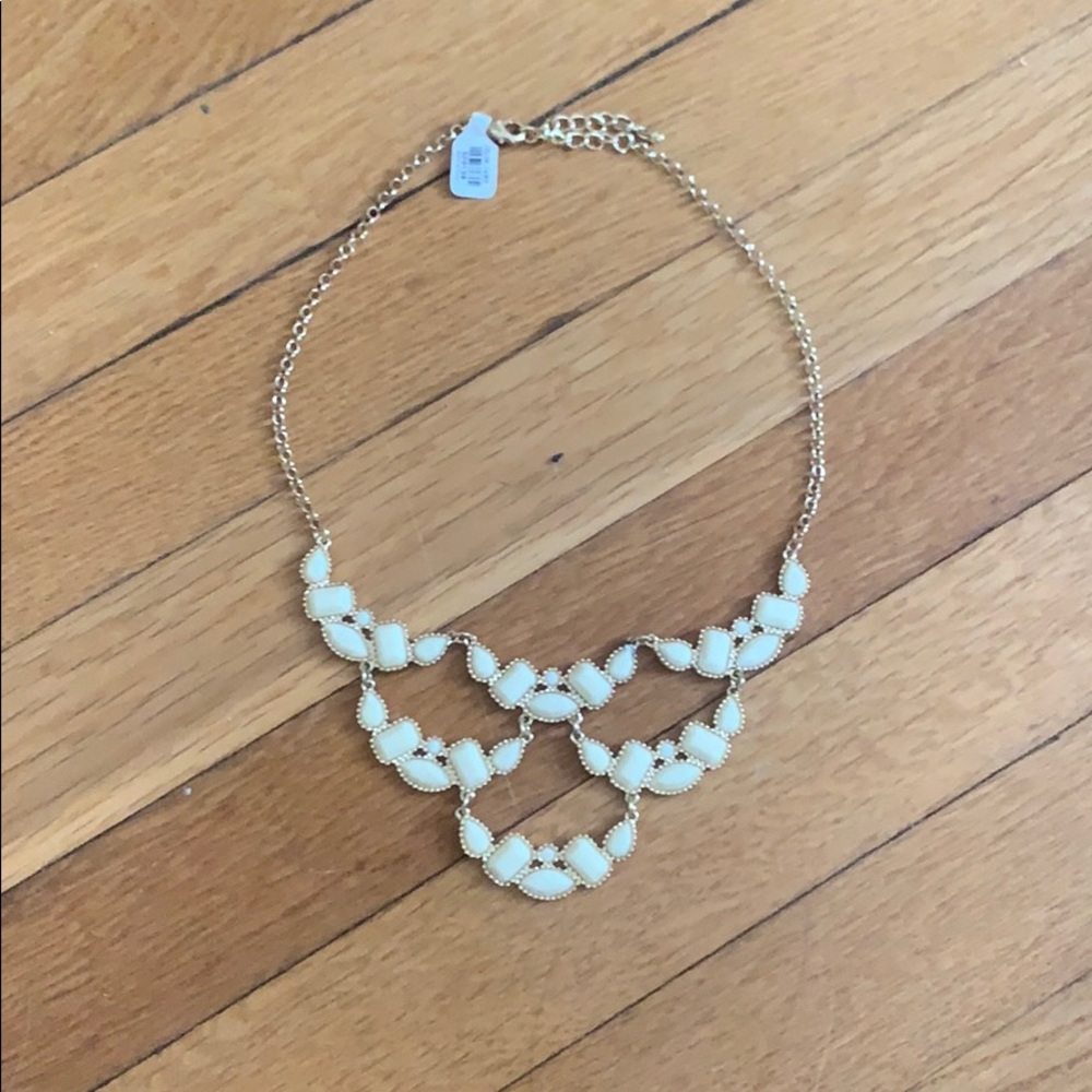 Francesca’s ivory statement necklace